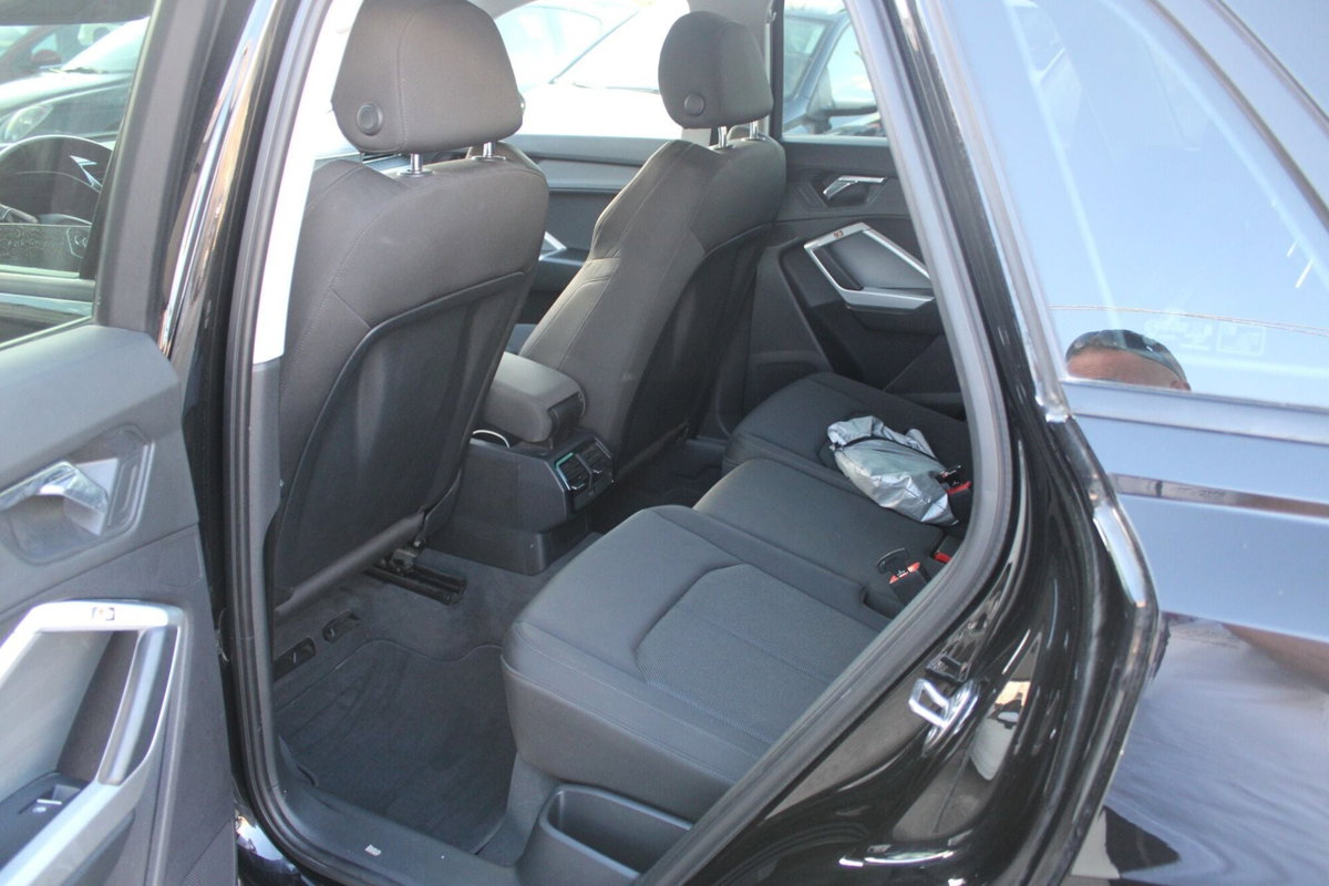 Audi Q3 35 TDI quattro Business (9)