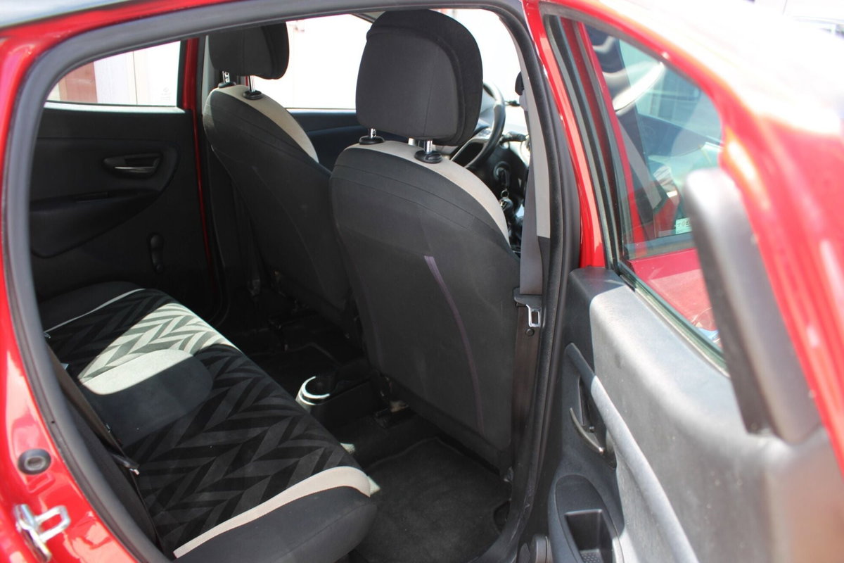 Lancia Ypsilon 1.3 MJT 16V 95 CV 5 porte S&S Unyca (10)