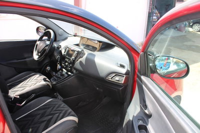 Lancia Ypsilon 1.3 MJT 16V 95 CV 5 porte S&S Unyca (11)