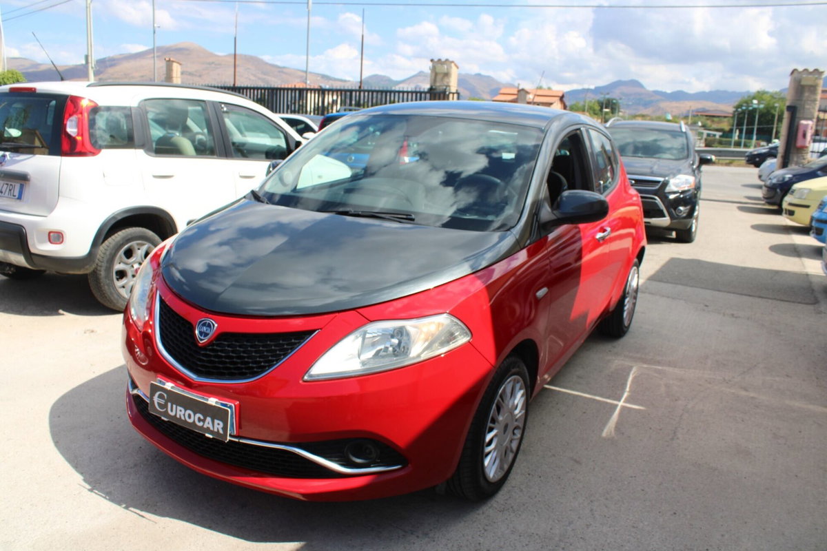 Lancia Ypsilon 1.3 MJT 16V 95 CV 5 porte S&S Unyca (2)