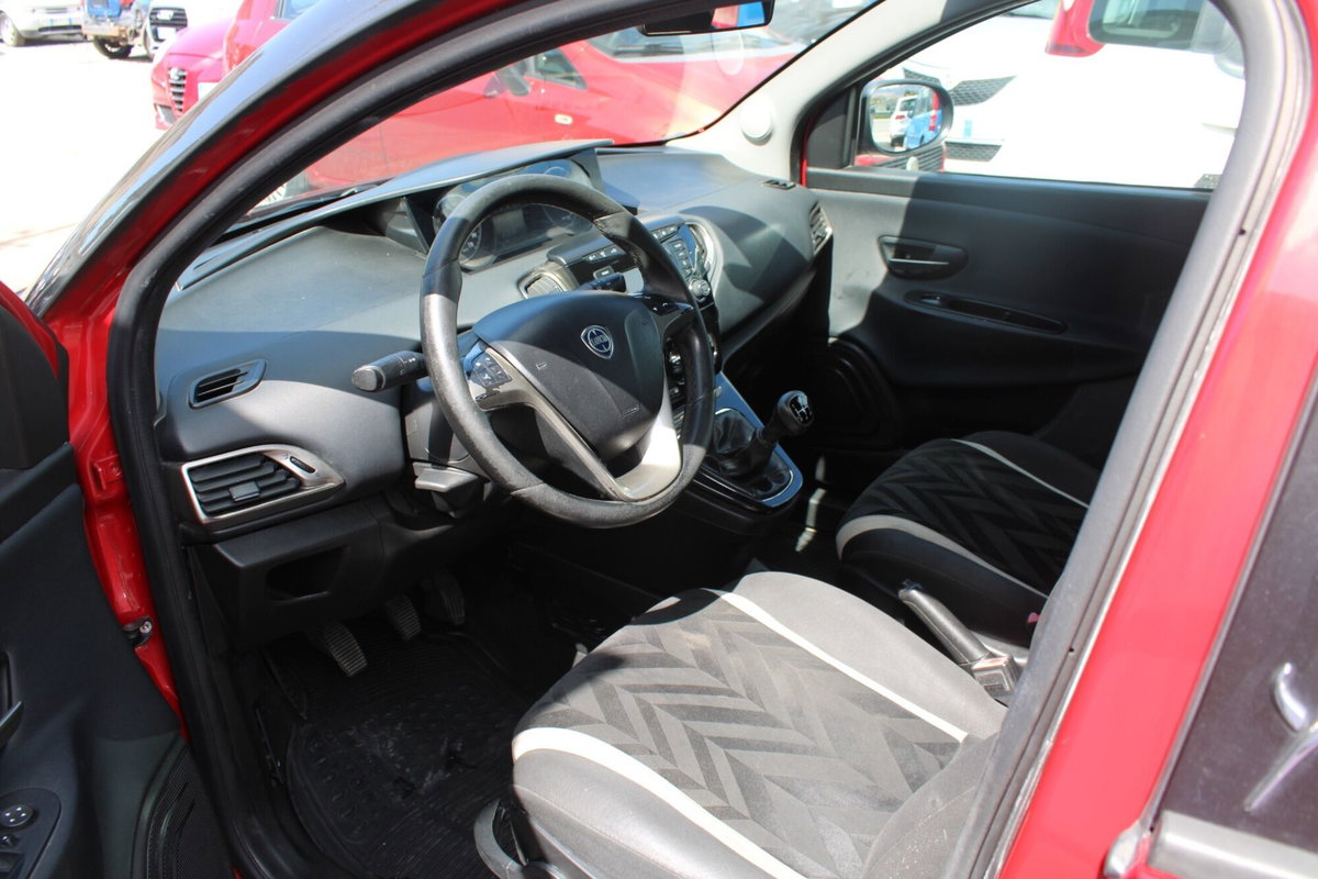 Lancia Ypsilon 1.3 MJT 16V 95 CV 5 porte S&S Unyca (8)