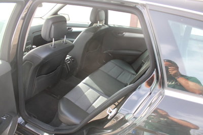Mercedes-Benz Classe C Station Wagon 220 CDI BlueEFFICIENCY Avantgarde AMG (10)