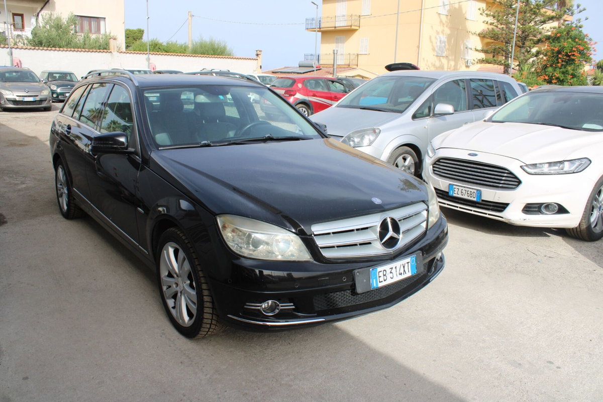 Mercedes-Benz Classe C Station Wagon 220 CDI BlueEFFICIENCY Avantgarde AMG (2)