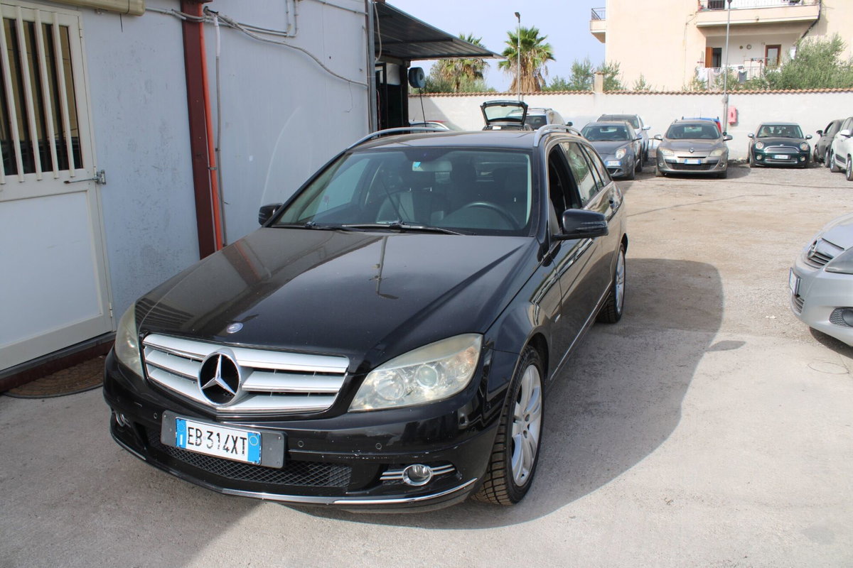 Mercedes-Benz Classe C Station Wagon 220 CDI BlueEFFICIENCY Avantgarde AMG (3)