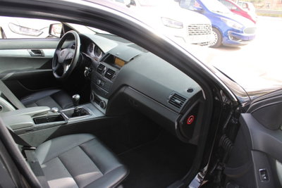 Mercedes-Benz Classe C Station Wagon 220 CDI BlueEFFICIENCY Avantgarde AMG (8)