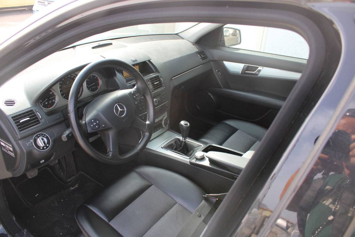 Mercedes-Benz Classe C Station Wagon 220 CDI BlueEFFICIENCY Avantgarde AMG (9)