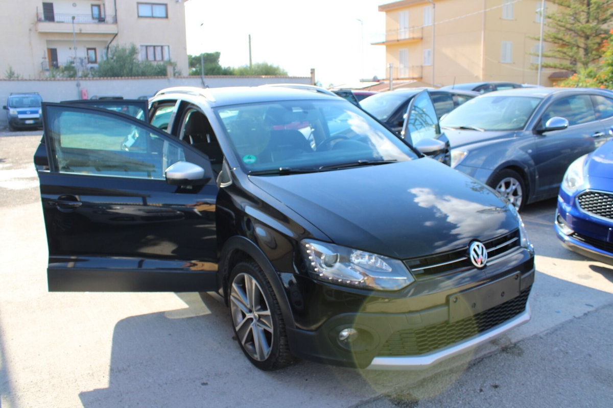 Volkswagen Polo 1.6 TDI 90CV DPF 5 porte Highline (8)