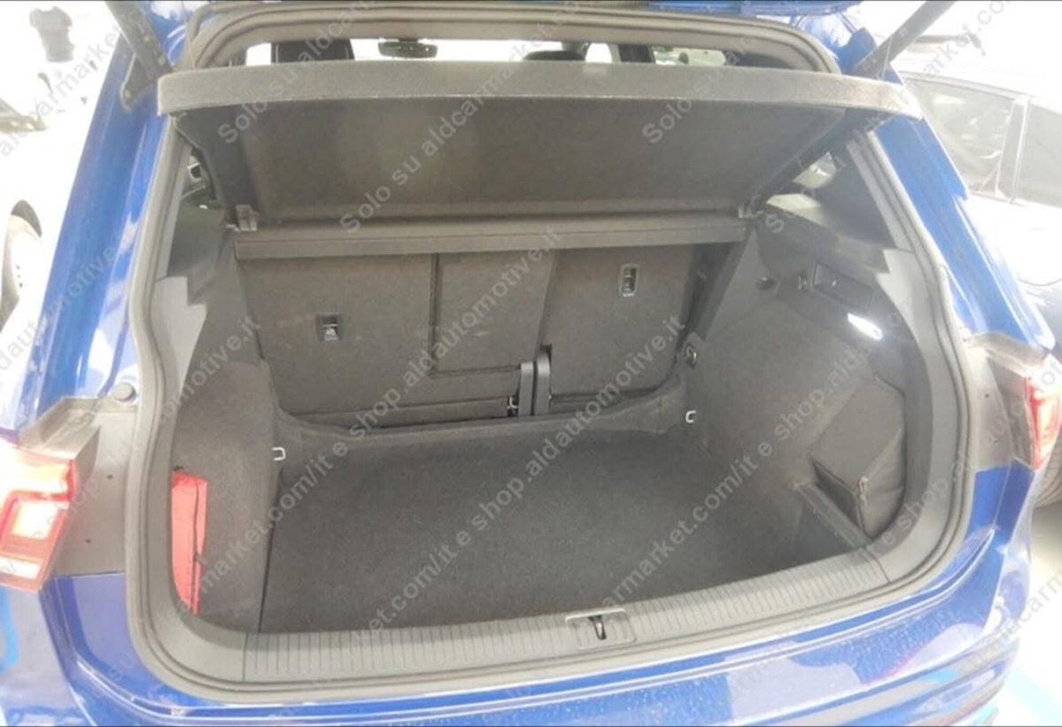 Volkswagen Tiguan 2.0 TDI 150 CV SCR DSG 4MOTION R-Line (10)