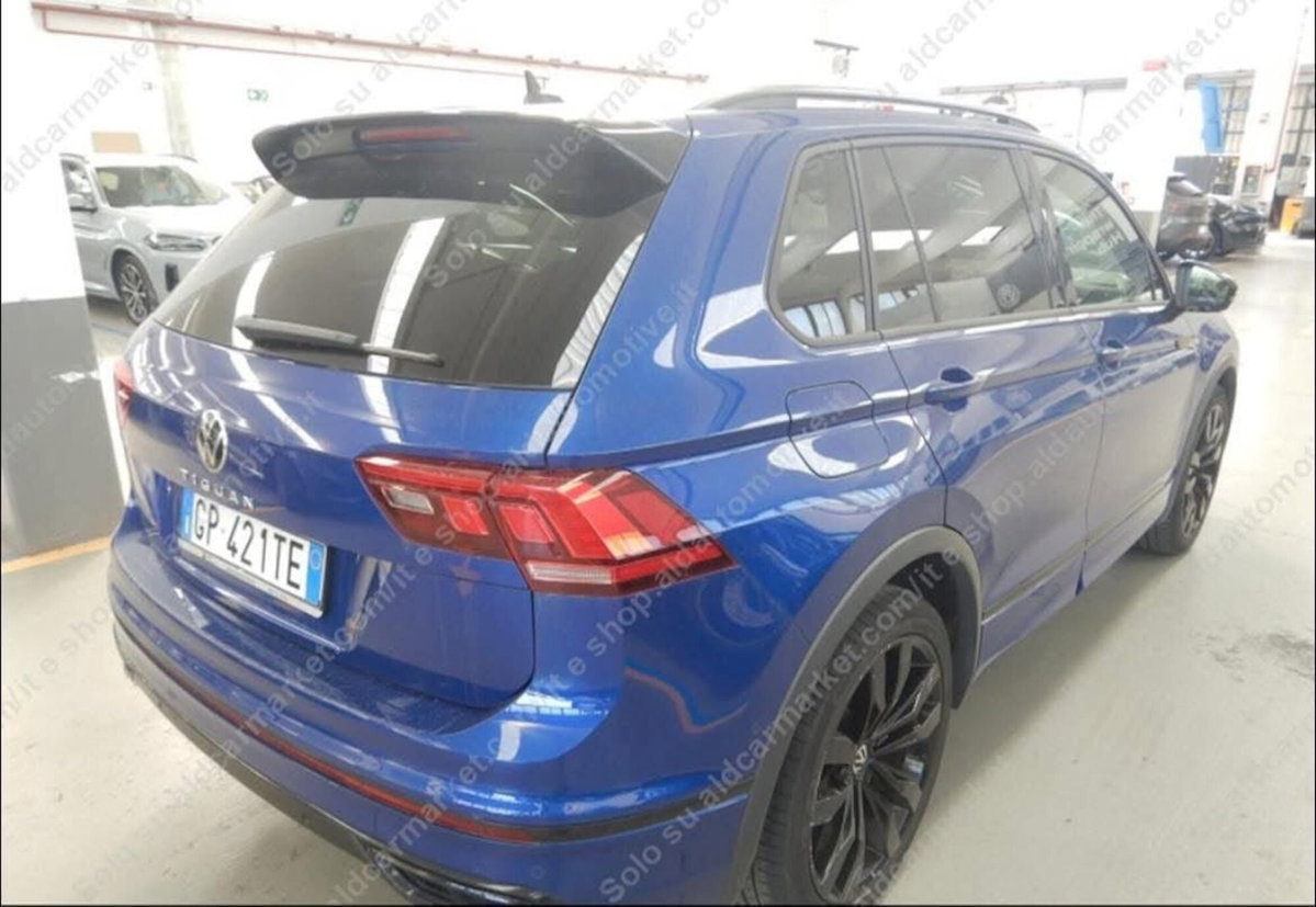 Volkswagen Tiguan 2.0 TDI 150 CV SCR DSG 4MOTION R-Line (3)