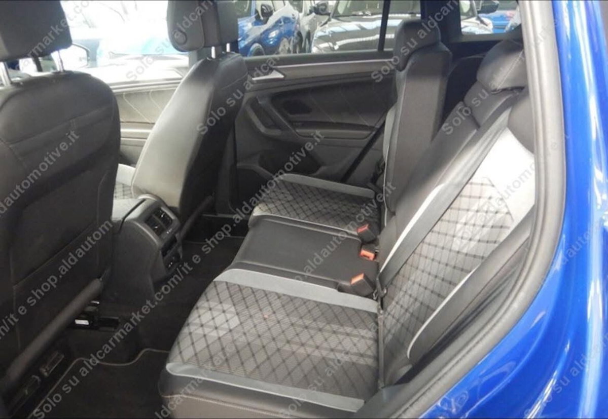 Volkswagen Tiguan 2.0 TDI 150 CV SCR DSG 4MOTION R-Line (9)
