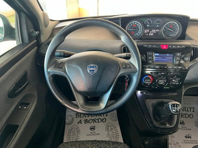 Lancia Ypsilon 1.2 69 CV 5 porte Elefantino Blu (10)