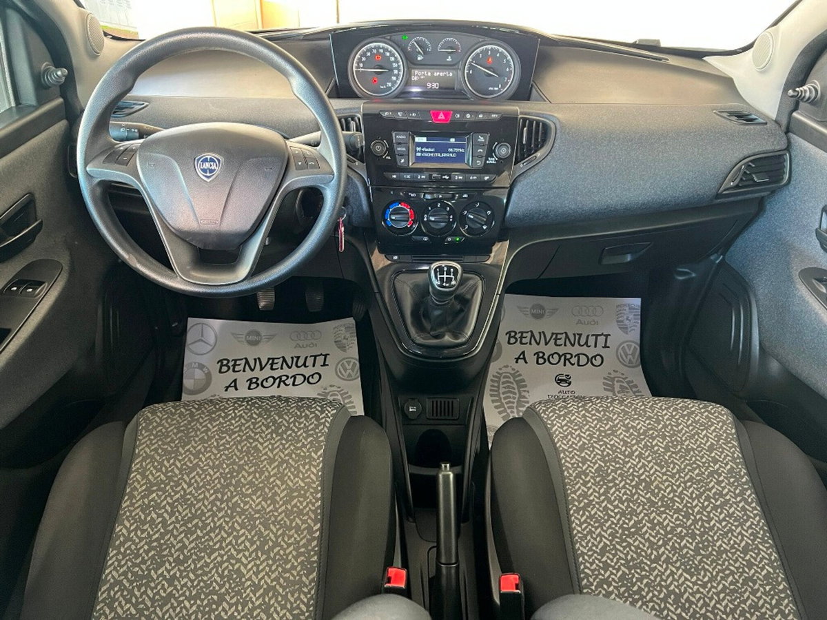 Lancia Ypsilon 1.2 69 CV 5 porte Elefantino Blu (8)