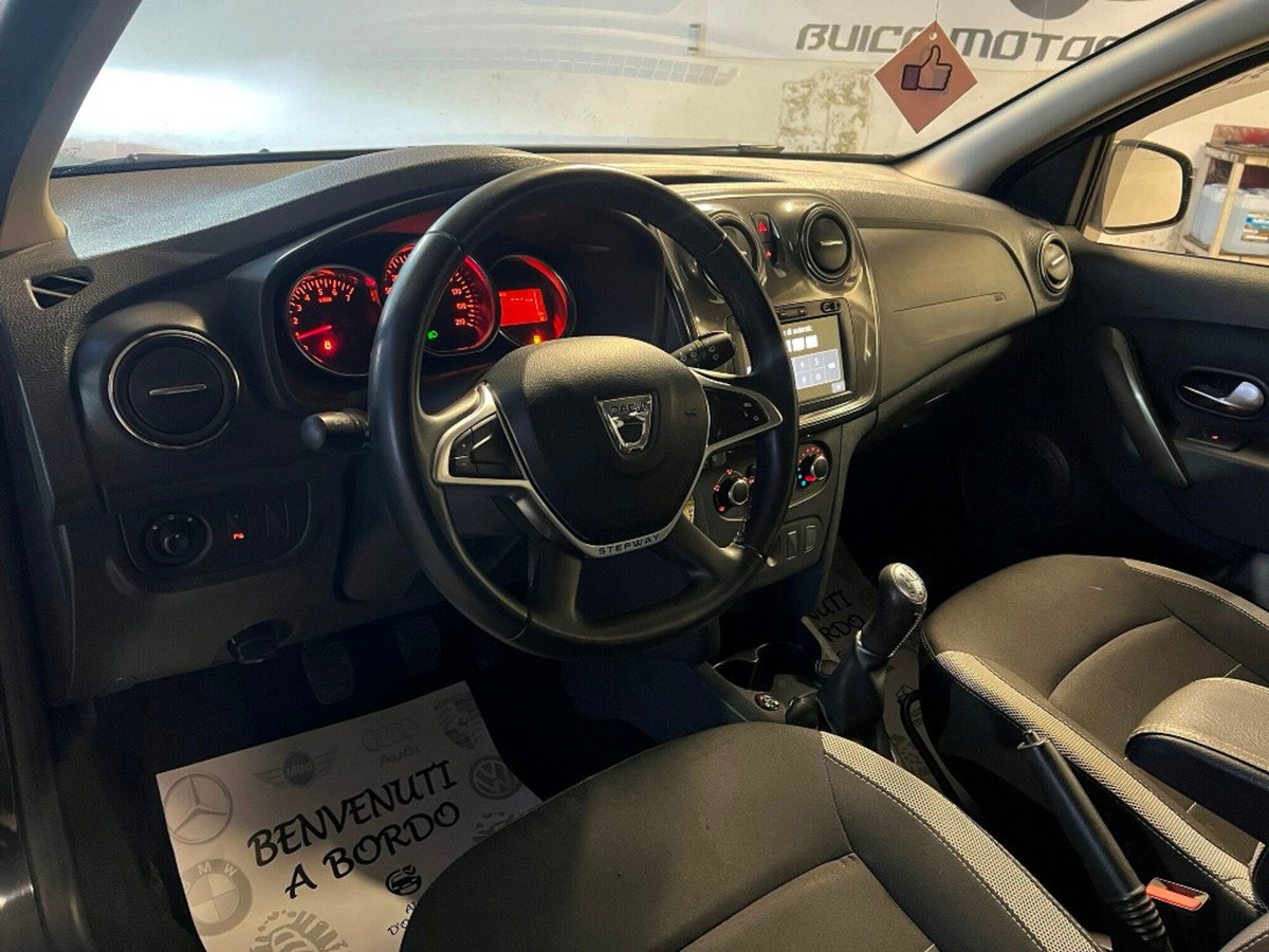 Dacia Sandero Stepway 1.0 TCe 100 CV ECO-G Comfort (8)