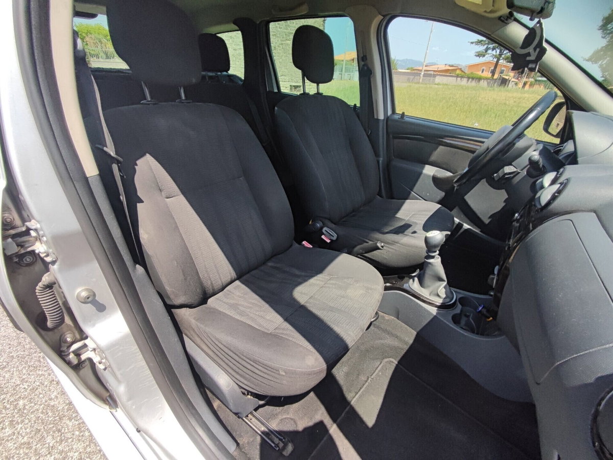 Dacia Duster 1.5 dCi 110CV 4x2 Lauréate (13)