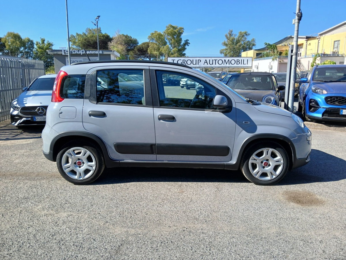 Fiat Panda 1.0 FireFly S&S Hybrid City Cross (4)