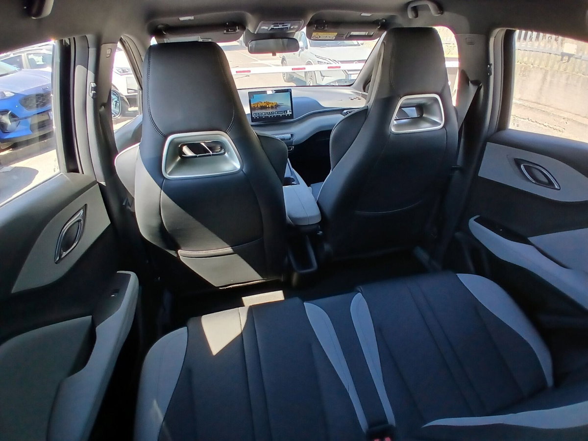 Byd Dolphin 60,4 kWh Design (18)