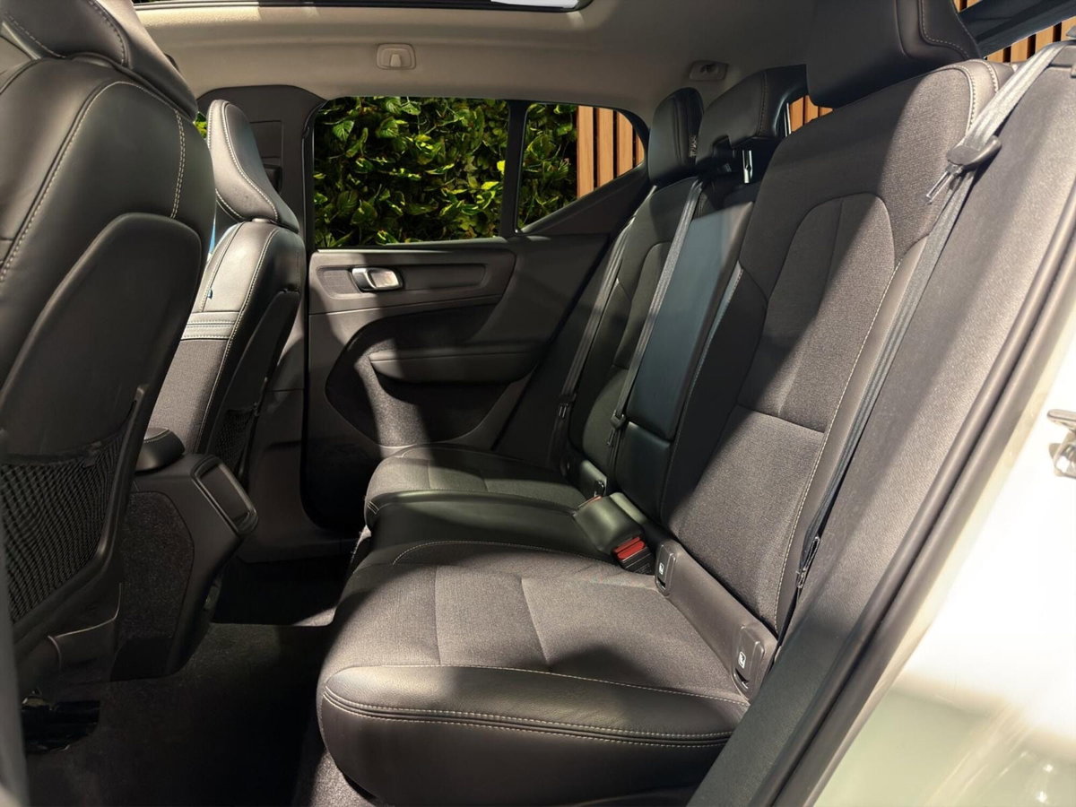 Volvo XC40 D3 AWD Geartronic Momentum (15)