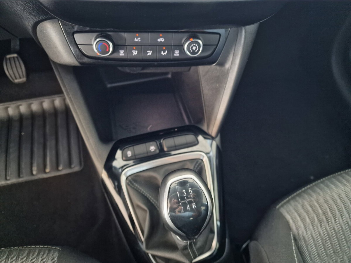 Opel Corsa 1.2 Edition (9)