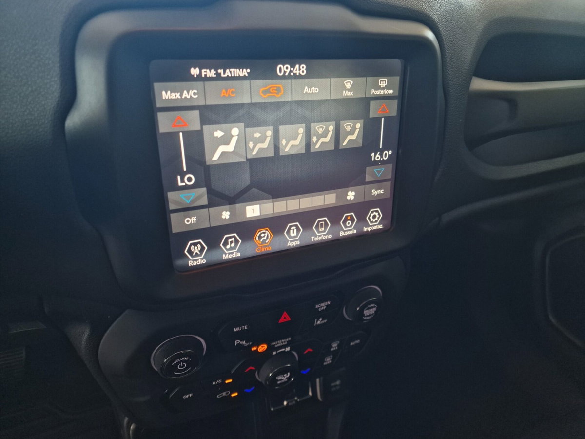 Jeep Renegade 1.6 Mjt 130 CV Limited (9)