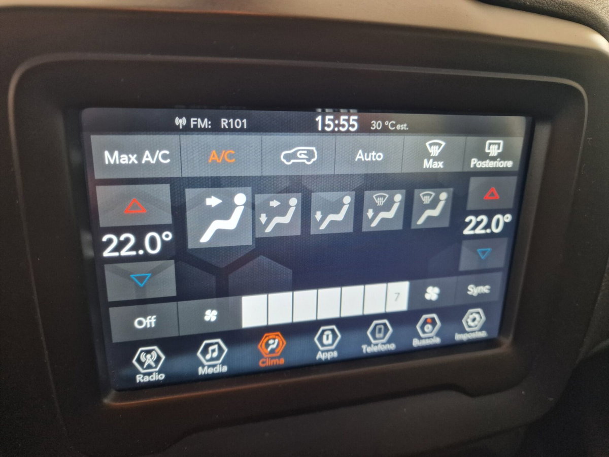 Jeep Renegade 1.6 Mjt 130 CV Limited (10)