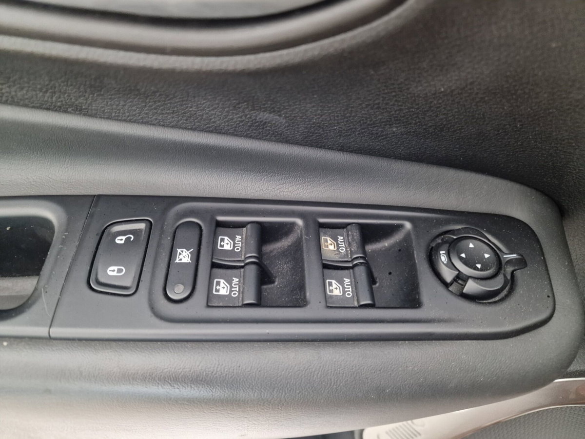 Jeep Renegade 1.6 Mjt 130 CV Limited (14)