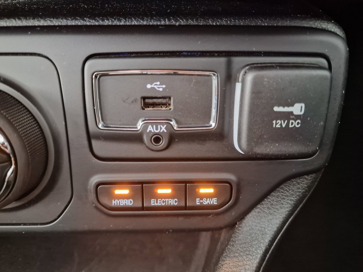 Jeep Renegade 1.3 T4 190CV PHEV 4xe AT6 Limited (10)