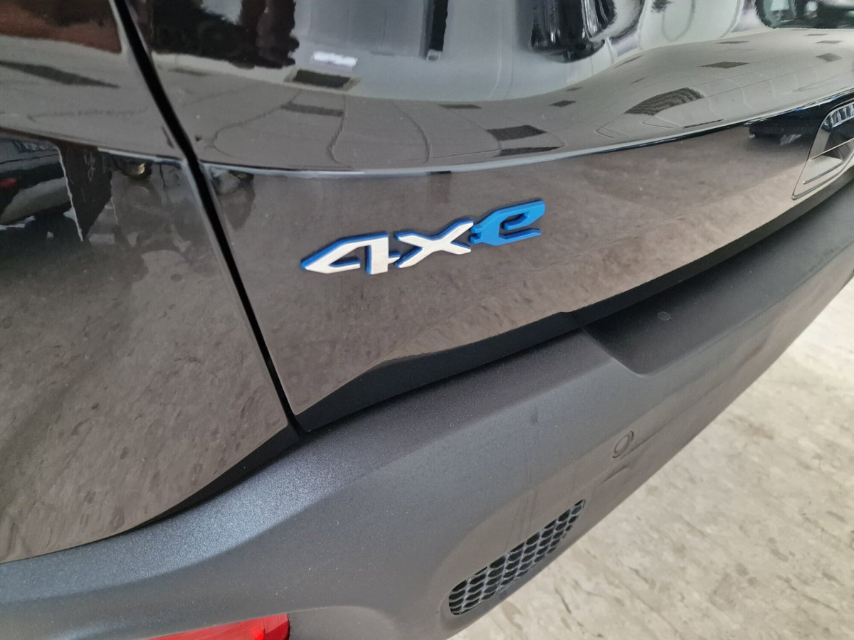 Jeep Renegade 1.3 T4 190CV PHEV 4xe AT6 Limited (12)