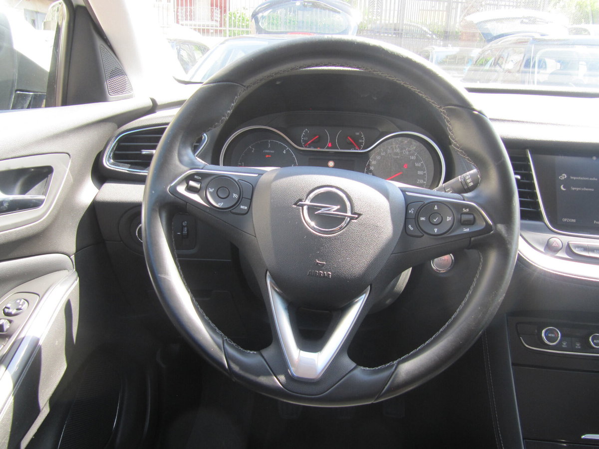 Opel Grandland X 1.6 diesel Ecotec Start&Stop Innovation (9)