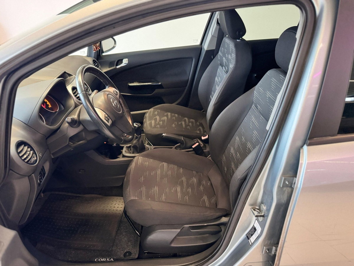 Opel Corsa 1.2 5 porte Edition (7)