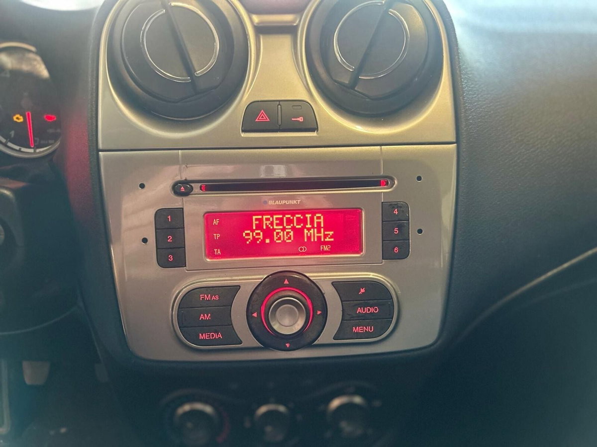 Alfa Romeo MiTo 1.4 78 CV Distinctive Sport Pack (10)