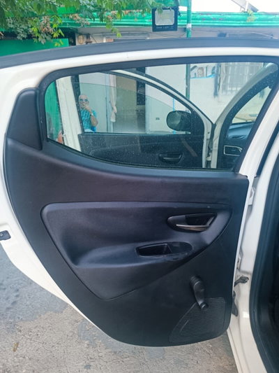 Lancia Ypsilon 0.9 TwinAir 85 CV 5 porte Metano Ecochic Gold (14)