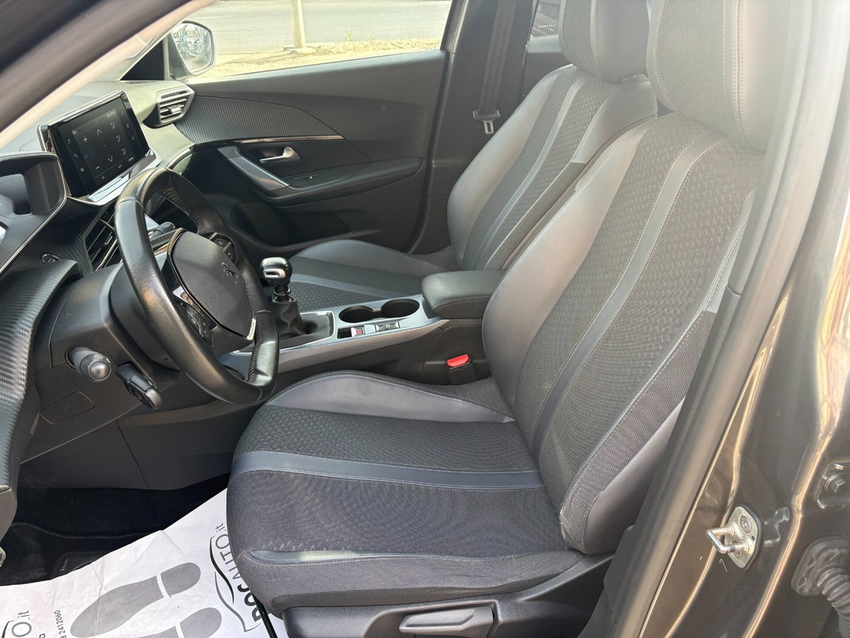 Peugeot 2008 BlueHDi 100 S&S Allure (12)