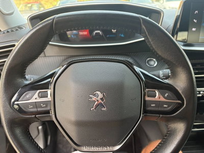 Peugeot 2008 BlueHDi 100 S&S Allure (13)