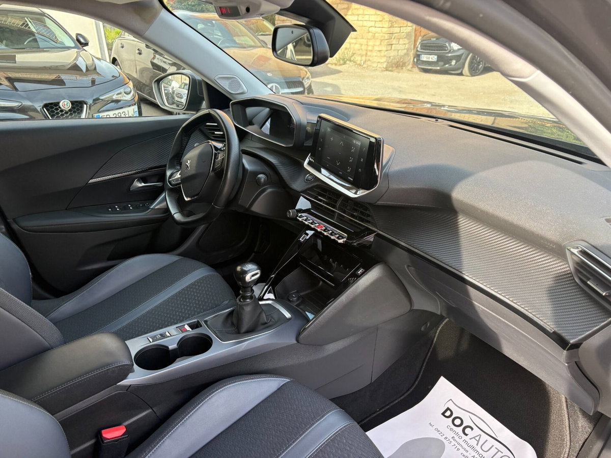 Peugeot 2008 BlueHDi 100 S&S Allure (7)