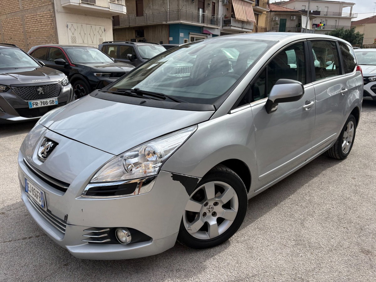 Peugeot 5008 1.6 HDi 112CV Premium (3)
