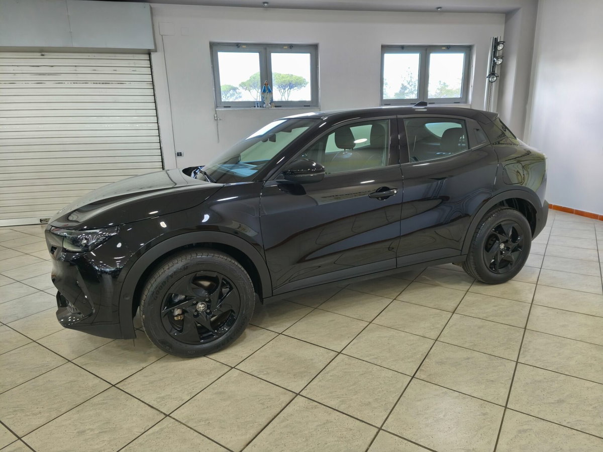 Alfa Romeo Junior 1.2 ibrida 145cv edct6 (4)