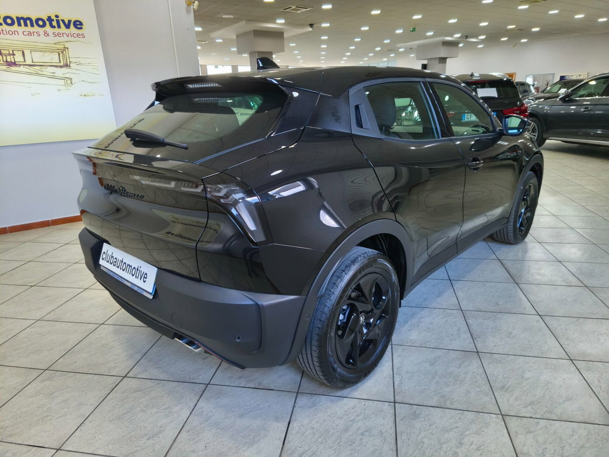 Alfa Romeo Junior 1.2 ibrida 145cv edct6 (6)