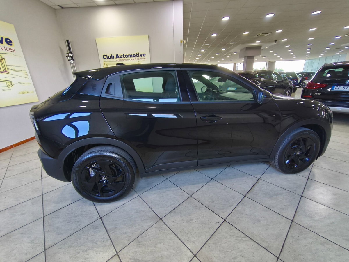 Alfa Romeo Junior 1.2 ibrida 145cv edct6 (7)
