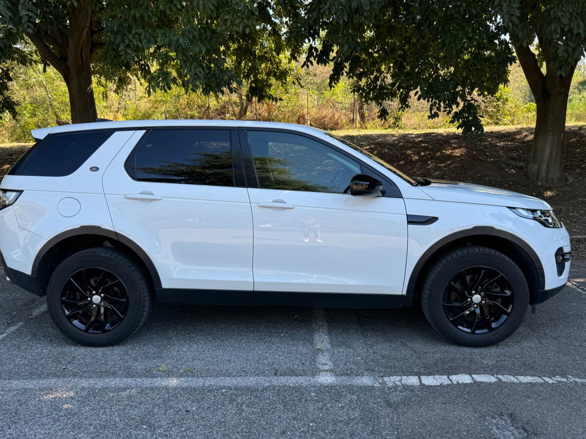 Land Rover Discovery Sport 2.0 TD4 150 CV HSE Luxury (5)