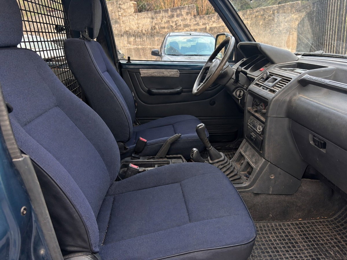Mitsubishi Pajero 2.5 TDI Metal-top S. Select GLX (9)