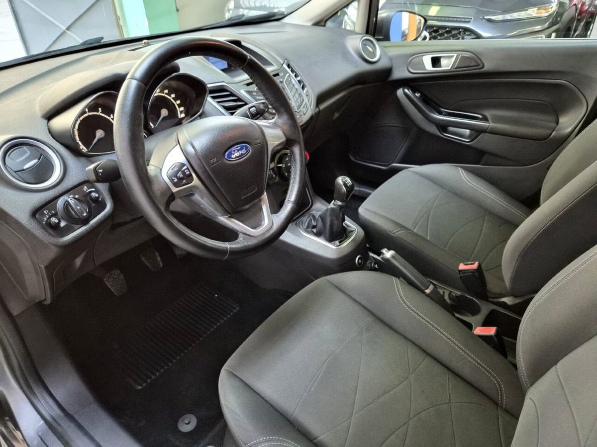 Ford Fiesta 1.4 5p. Bz.- GPL Titanium (10)