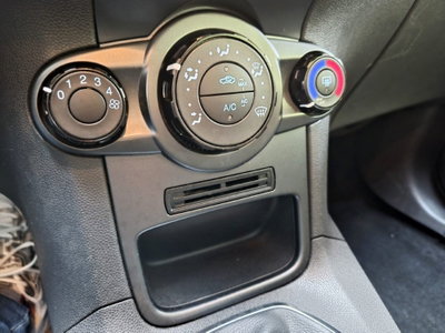 Ford Fiesta 1.4 5p. Bz.- GPL Titanium (17)