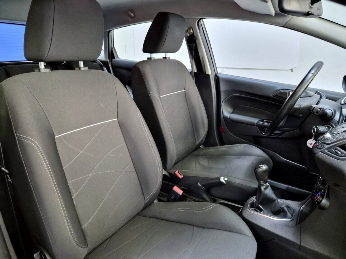 Ford Fiesta 1.4 5p. Bz.- GPL Titanium (8)