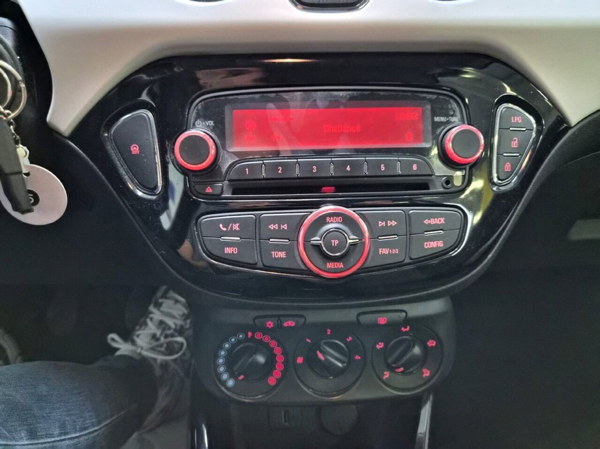 Opel Adam 1.4 87 CV GPL Tech Glam (17)