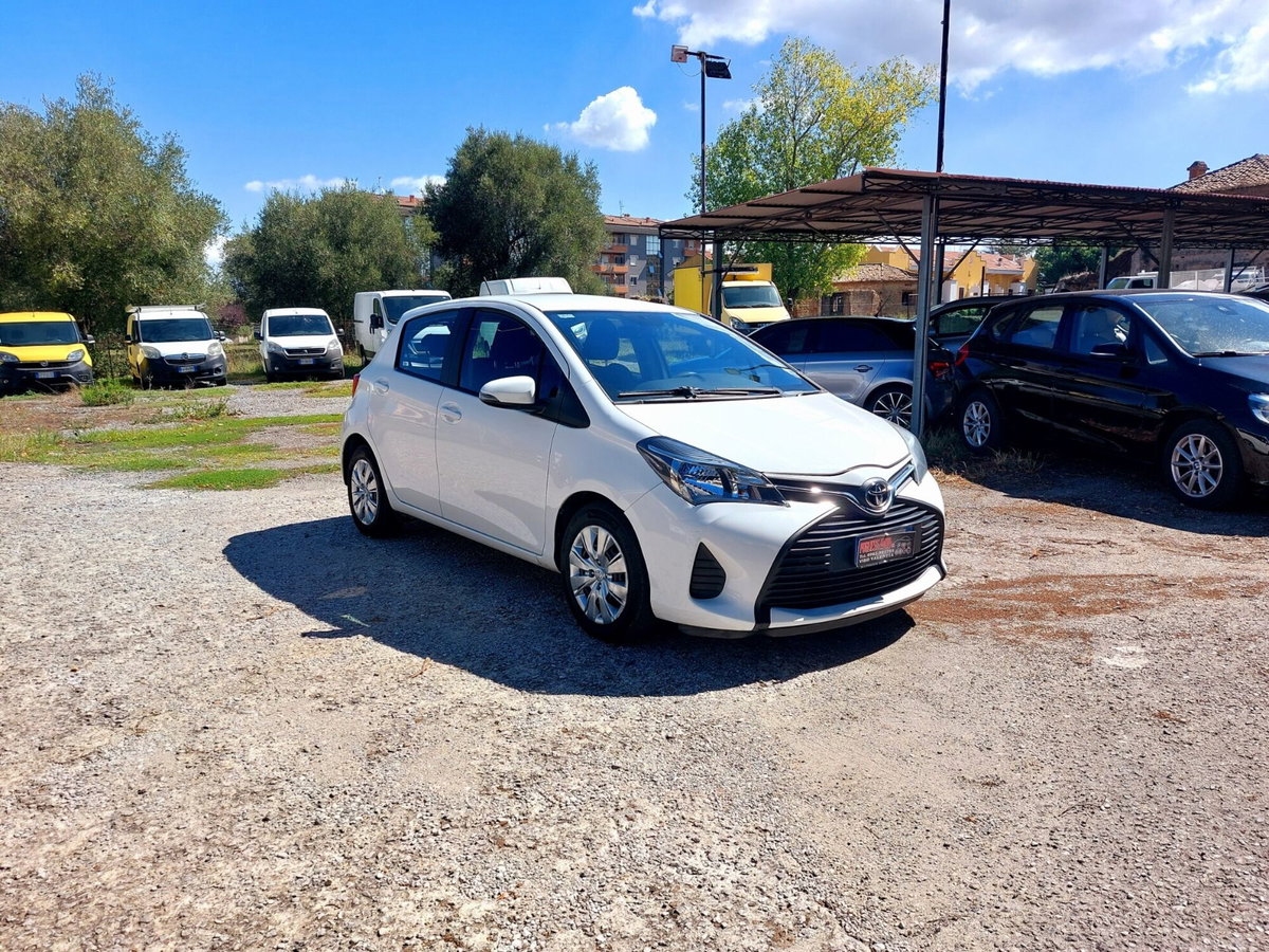 Toyota Yaris 1.D-4D 5 porte Cool (11)