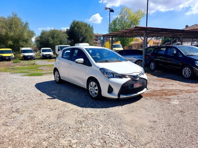 Toyota Yaris 1.D-4D 5 porte Cool (11)