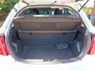 Toyota Yaris 1.D-4D 5 porte Cool (12)