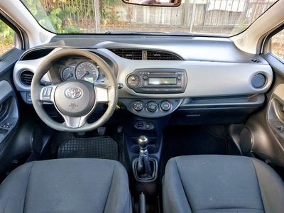 Toyota Yaris 1.D-4D 5 porte Cool (3)