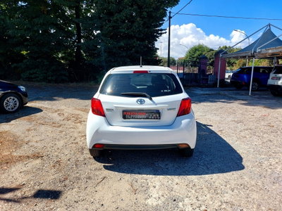 Toyota Yaris 1.D-4D 5 porte Cool (7)