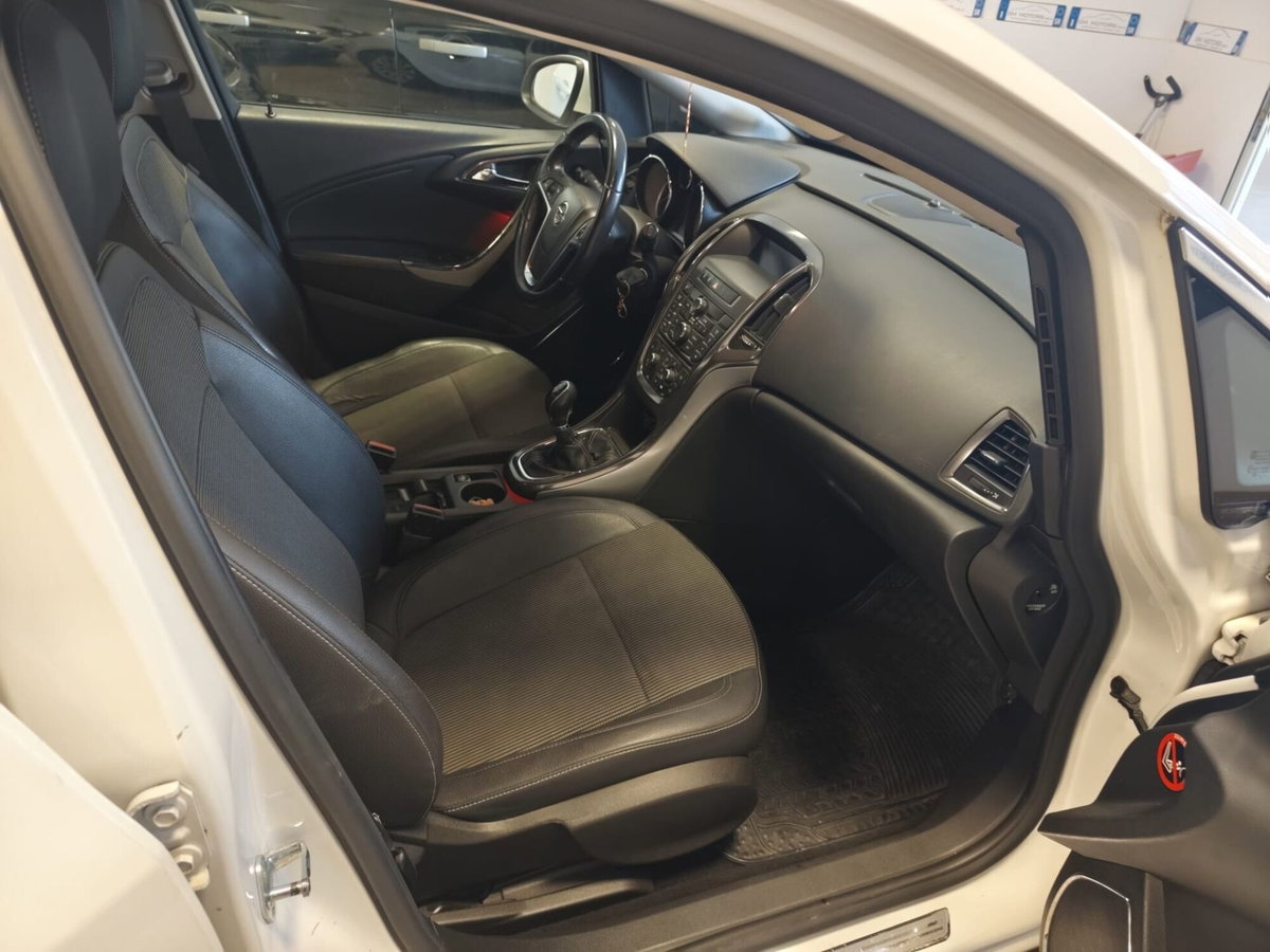 Opel Astra 1.7 CDTI 125CV 5 porte Cosmo (11)